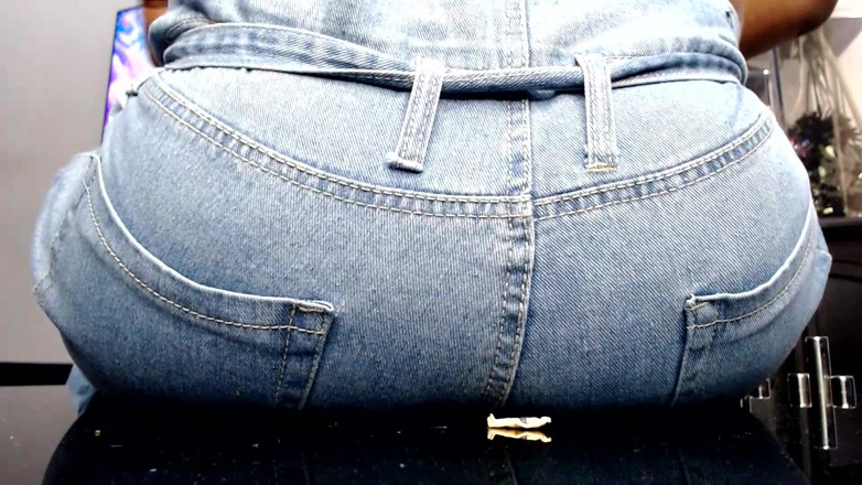 Maeling: Winziger mann ruiniert in jeans, arsch-fick mit riesenarsch, unwissend
