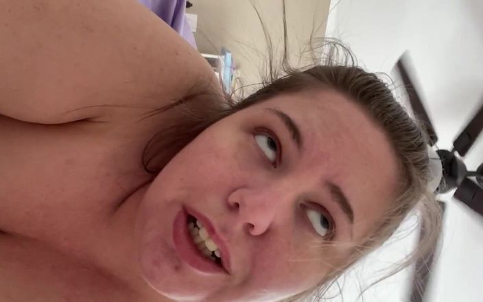 KinkyKatie: Probudila se tak nadržená!