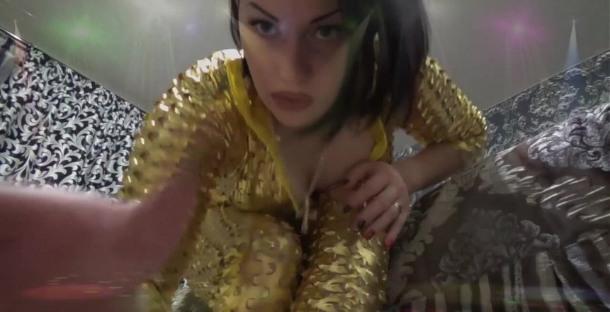 Goddess Misha Goldy: Uctívej moje špinavé nohy, Malý foot freack!