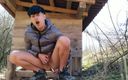 Idmir Sugary: knullar med dildo i squat och stönar i trädgården