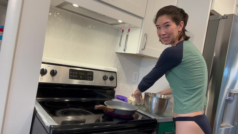 Ms_Emmy_Lynn: Gfe: Robienie jajecznicy