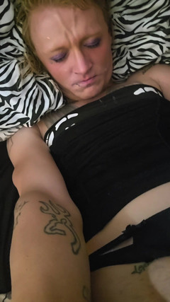 Lynn Kaotik: Trans dziwka spuszcza się na własną twarz