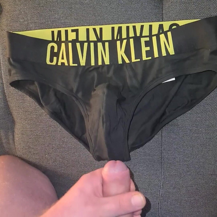 CumShorts: Bielizna spust