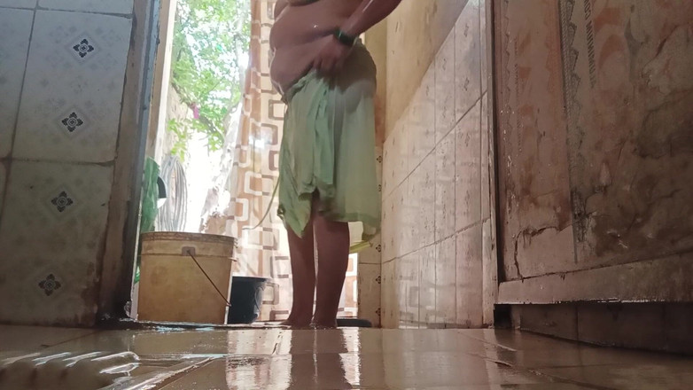 Desi_bhabhi121: 性感人妻与浴室开放视频