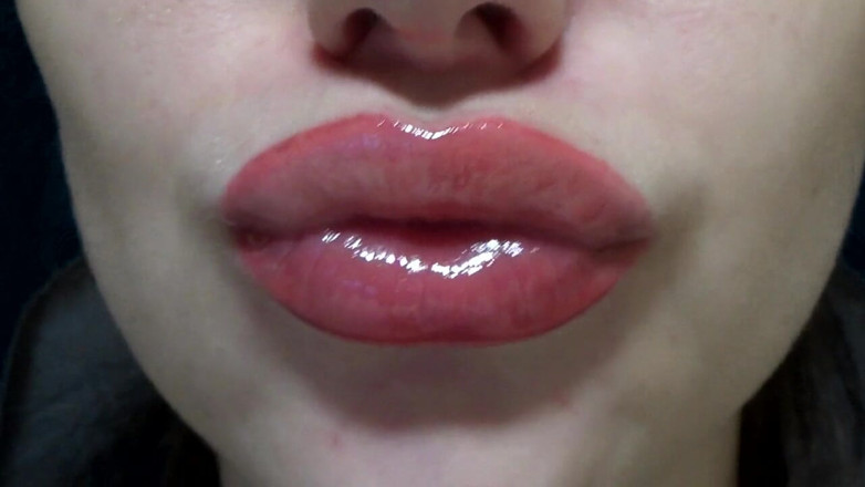 Goddess Misha Goldy: Fetish bibir! Mencium! Gloss bibir!