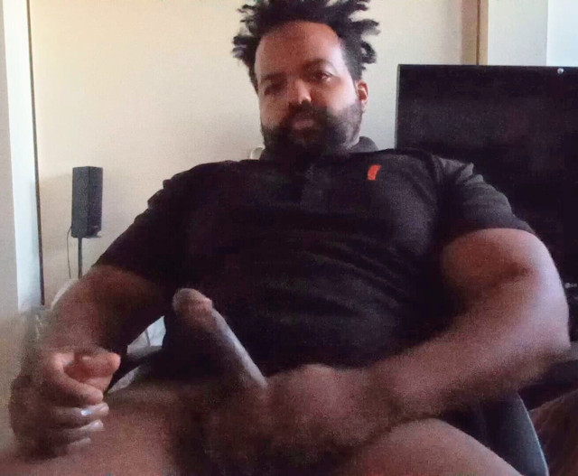 Thick Mixed Latino Bear Jacks off to Porn (Eddie V 's solo strokes)