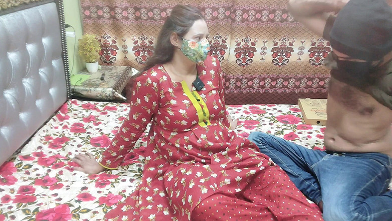 Pakistani CoupleX: Belle-mère en levrette