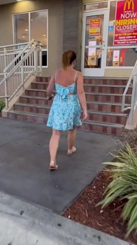 マクドナルドのカムスラットMILF