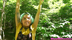 Hood Hunnies: खूबसूरत मर्दखोर Olive onyx जंगल में Mandingo को चोदती है