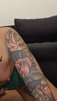 German Scout - tatuada universitária Jess Mori recolhida para foda no casting