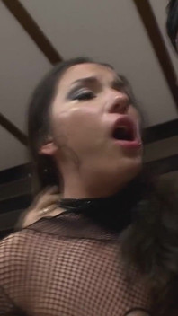 Rocco Siffredi menikmati gangbang terbalik