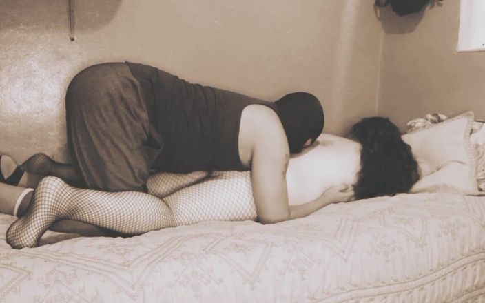 Sofixxx: Yalnızken tombul fahişe baldızıma ne kadar lezzetli bir domaltarak sikişiyorum