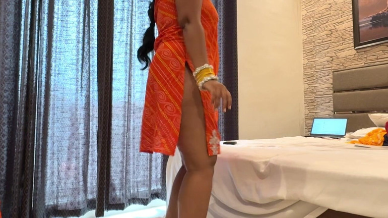 desi_babe1234: Round &amp; Brown Ass Bhabhi Serving Her Thick Pussy with Breakfast