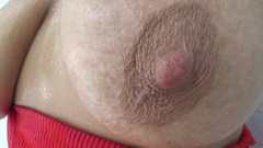 AnnaBUST: Moje velká mokrá prsa zblízka