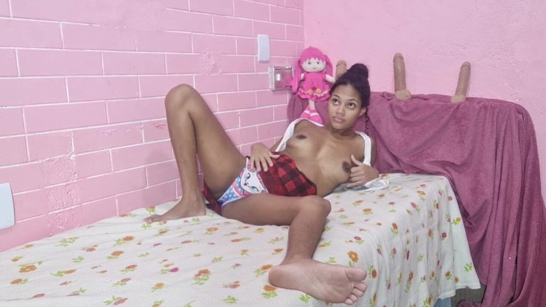 Bebes vagabundas: Zrobiłam moją małą pasierbicę w ciążę