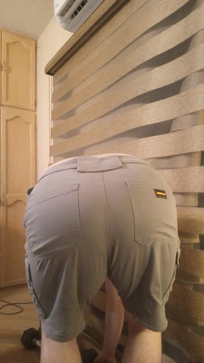 Himbo_Fox: Svalnatý hřebec zvedá činky