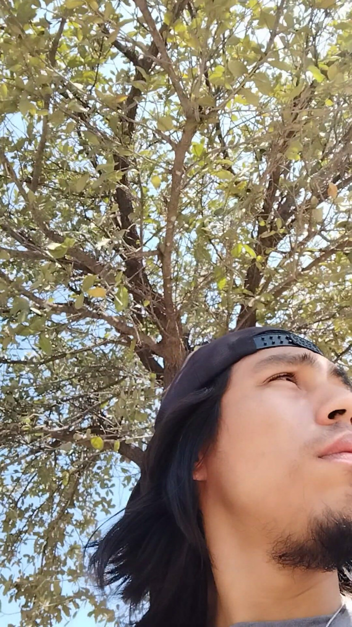 AlexAlejandro13: 공원에서 혼자 우유를 얻을 때까지 즐거움을 주고 있어