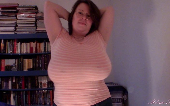 Melonie Kares: विशाल स्तन तंग शर्ट संघर्ष खूबसूरत विशालकाय महिला