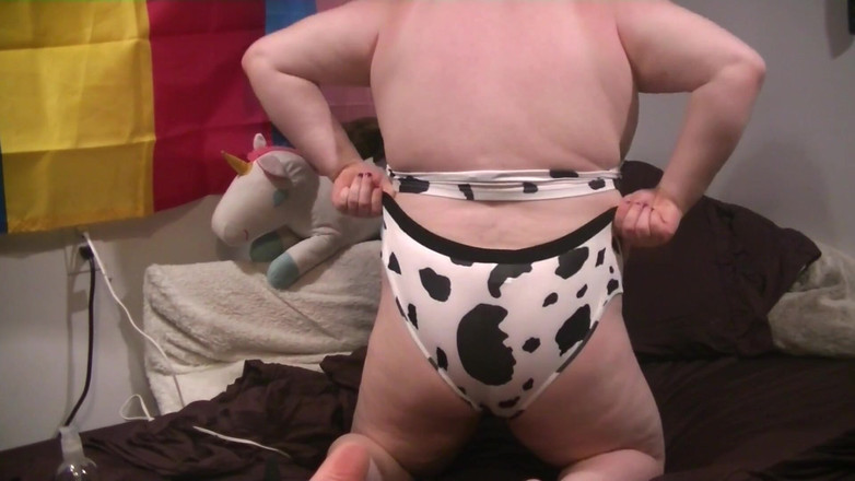 Roxxie rae page: Kráva s hračkami