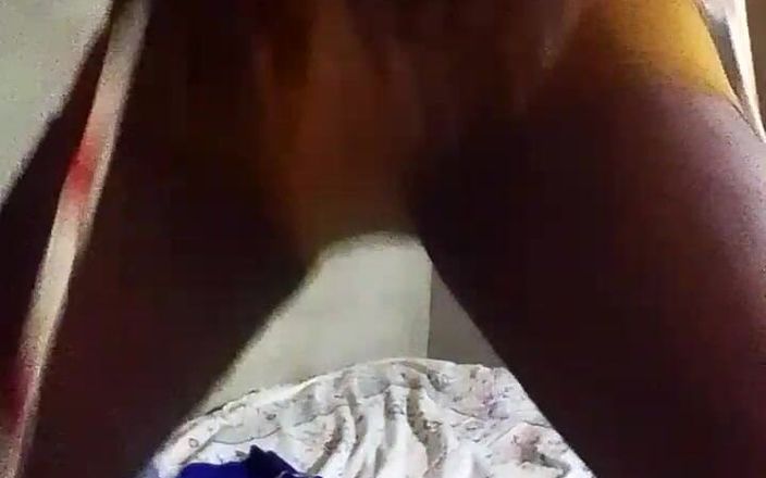 Jaanu294: Băiat sexual în maro albastru