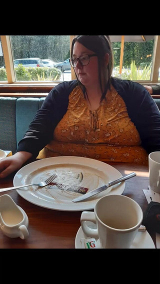 SSBBWLadyBrads: BBW SSBBW eating a full English whilst (no audio)