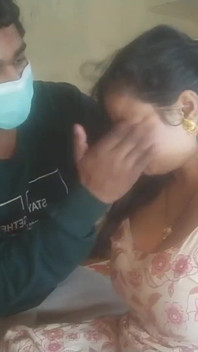 Seksi desi kız büyük boşalana kadar yarak emiyor