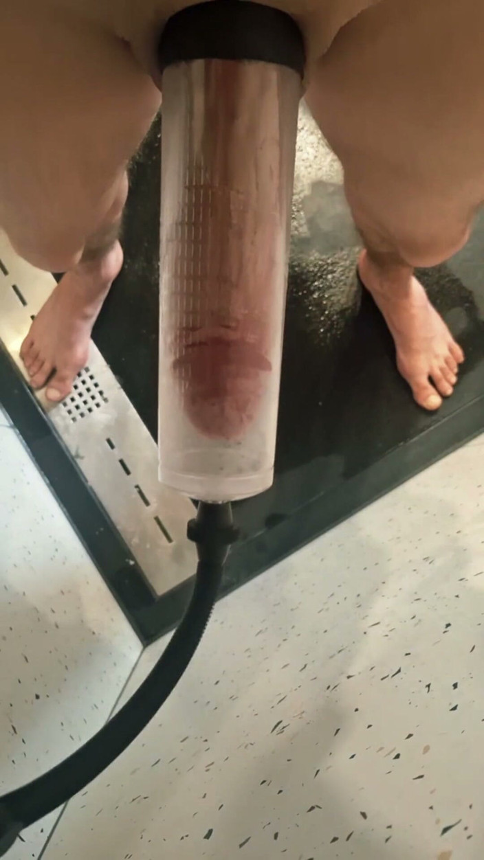 Spacey Dimka: Playing with the Pump
