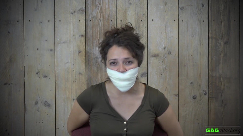 Gag Attack: Julia - Pita Mikro