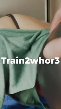 Nr.13 Głębokie gardło-Trening, obserwuj mój tyłek. Lubię ssie kutasa mojego męża.