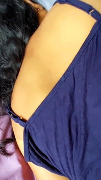 Jak jsem probudil svou nevlastní sestru - ranní sex při probuzení - sexy asijský pár
