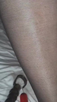 人妻享受非常热辣的拳交 第2部分