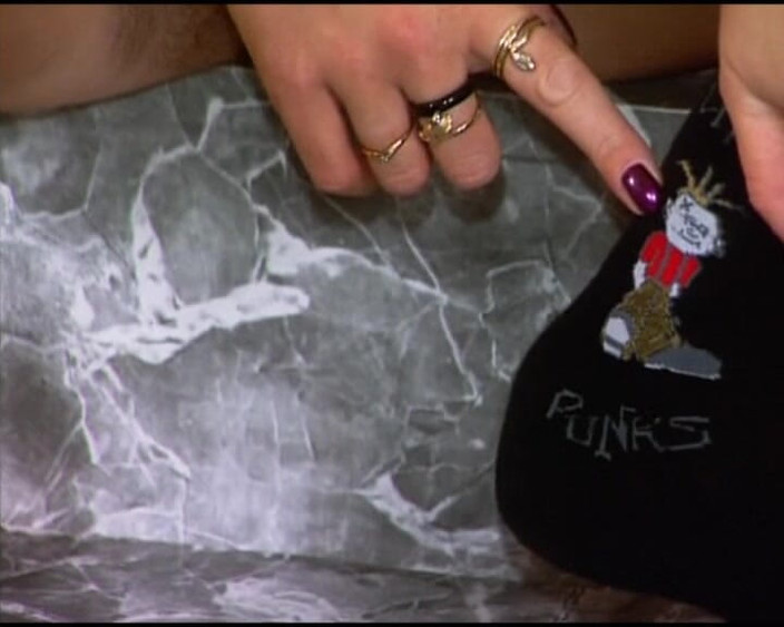 Deutsche Damen: Cewek jerman dengan memek berbulu ini suka banget dientot di...