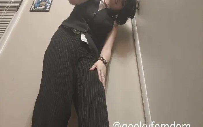 Geeky Femdom: Shadow Queen双功能