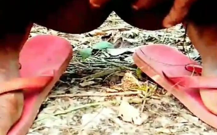 Dadavai: Zabawa w Jungle Strip i masturbacji
