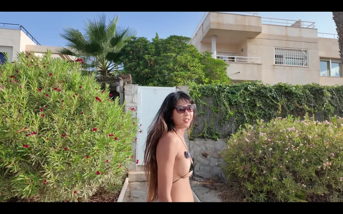 DaringKiara: Video of the Week! Working Out Naked and Plugged