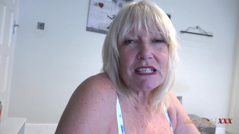 Aunt Judy's XXX: AuntJudysXXX - Mme Amy, ta belle-mère mature à forte poitrine vous surprend...