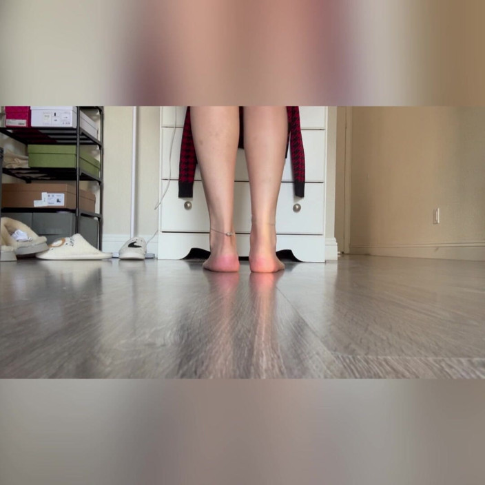 Tan feets: Tanfeets топчуть гігантку