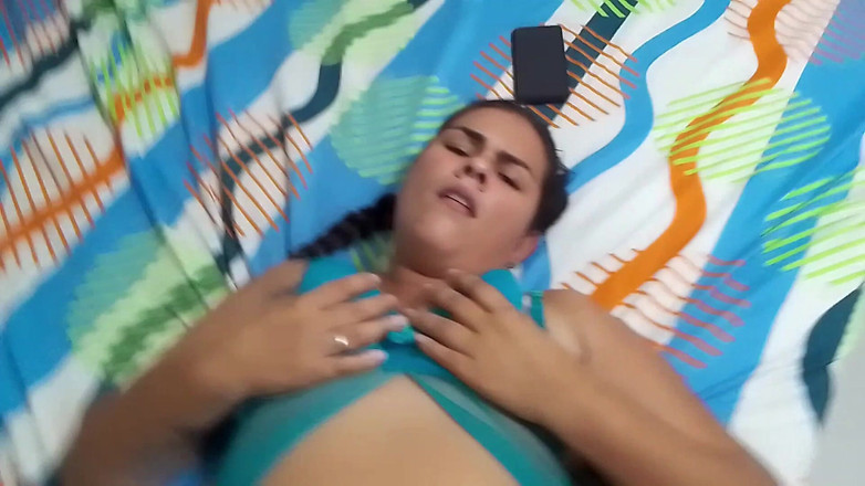 Kanu Eel: La matrigna sexy in lingerie mi lascia giocare con la...