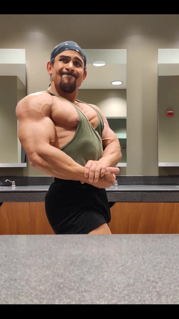 Benji Bastian: Bara en av de oräkneliga videor jag har.