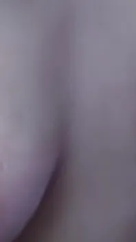Sandra：漂亮的阿拉伯黑发女郎sandra脱衣