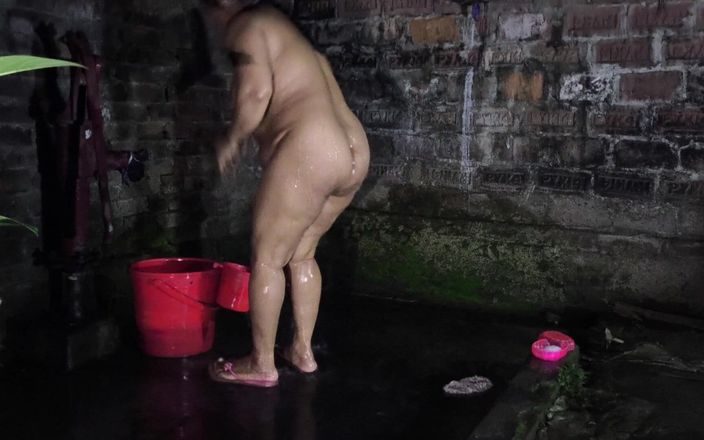 SAFI-SEXY: Moja żona kąpała się