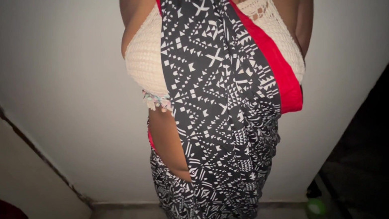Milfyjean: Savita bhabhi的纱丽服被脱掉，留在球内