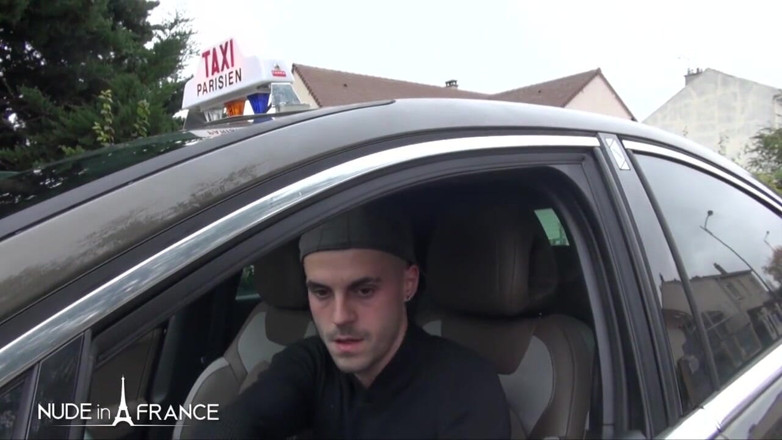 Nude in France: De taxichauffeur neukt een magere milf
