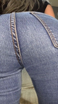 Kentut basah dalam seluar jeans