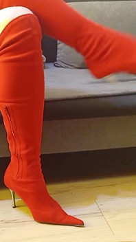 Crossdresser Dangling in Sexy Red Suede Pointed Toe High Heels Boots