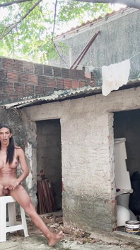 Daniela Santos, boşalma ile tamamlanmış ayak işi fetişi yapıyor