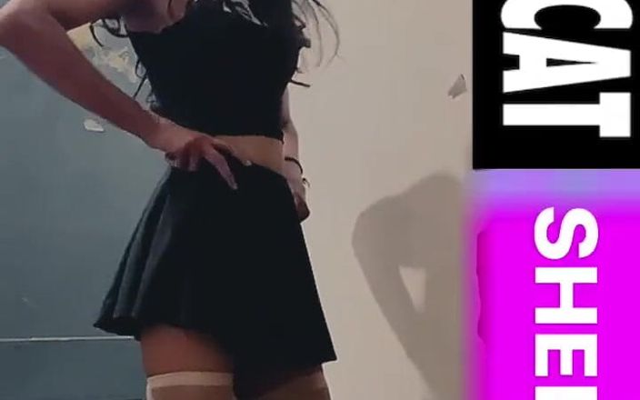 ass_expert66: 내 새 옷을 과시하다