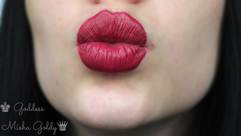 Goddess Misha Goldy: Cum to my big burgundy seduction and big hookah smoke!