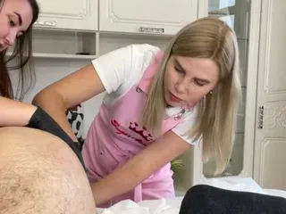 While Learning How to Depilate, a Man Powerfully Cummed Himself