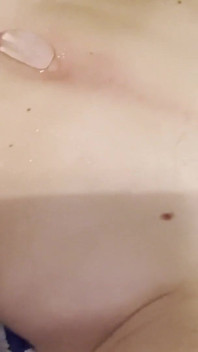 Belly Fetish Custom Request - dvě nahé škádlení roztažených kostek ledu